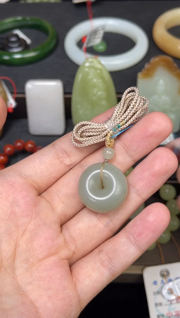 吊坠(不含链)未镶嵌和田玉茉*且末青白 平安扣 有瑕疵9014872