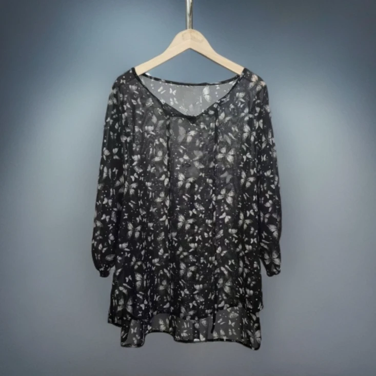 5041设计感简约通勤高档减龄百搭休闲宽松女透气舒适蝴蝶花上衣