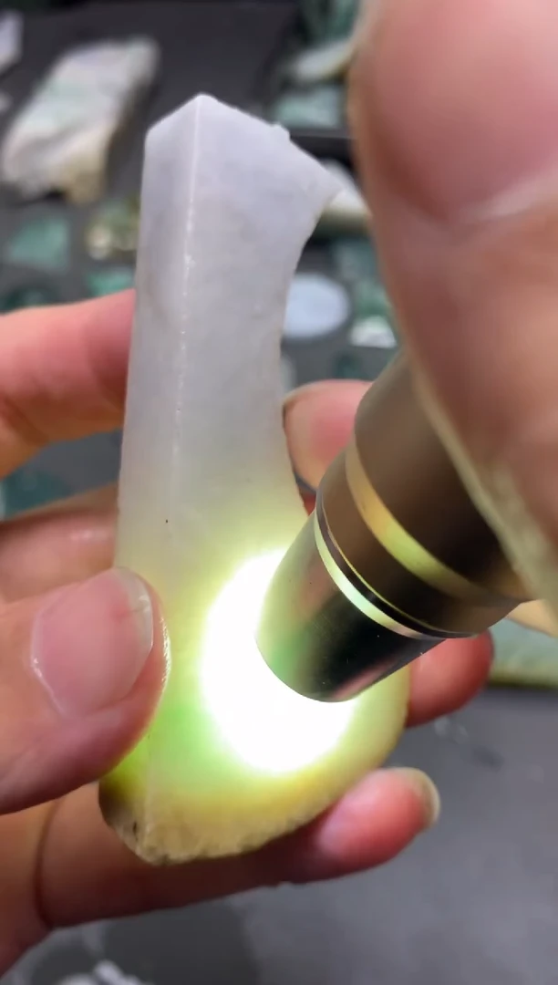 【闪购商品】翡翠颈饰未镶嵌天然缅甸翡翠A货