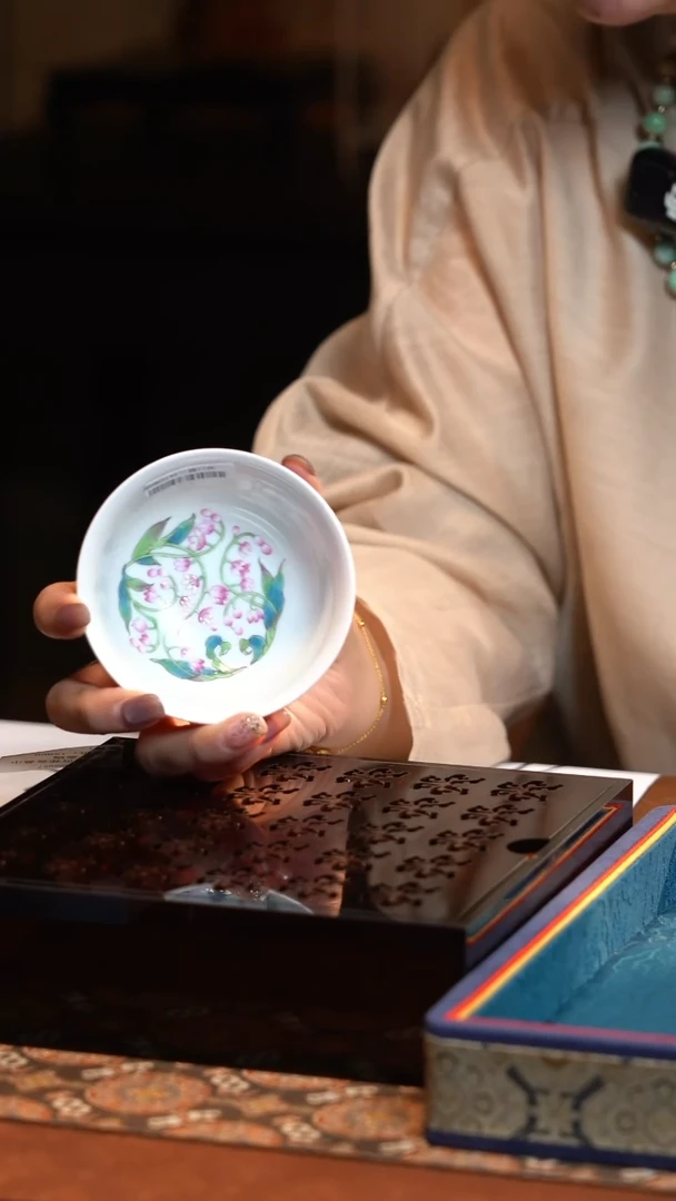 【闪购商品】Y溢珍堂胭脂红铃兰撇口杯