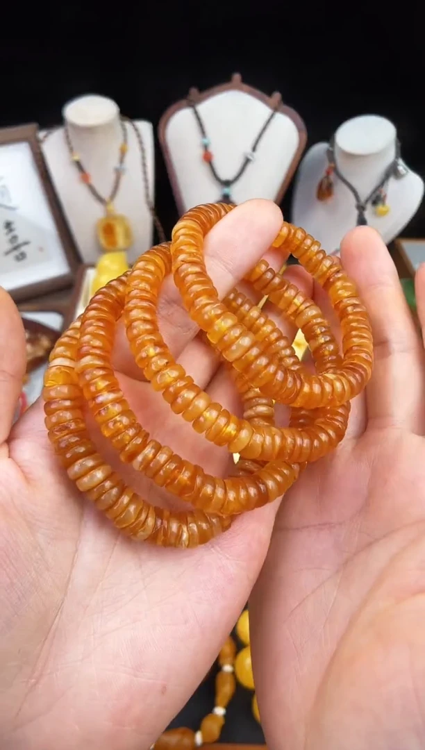 琥珀未镶嵌珠宝奇石多样性发其一