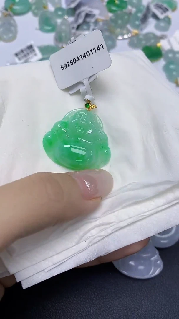 翡翠18K金镶嵌颈饰天然缅甸翡翠A货