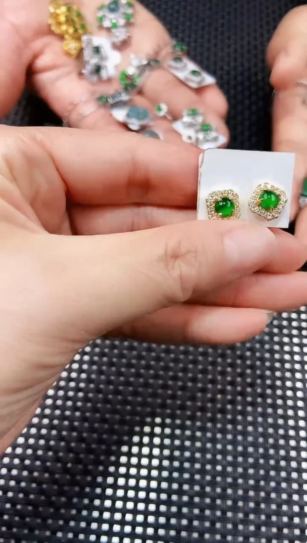 【闪购商品】翡翠耳饰未镶嵌111111111