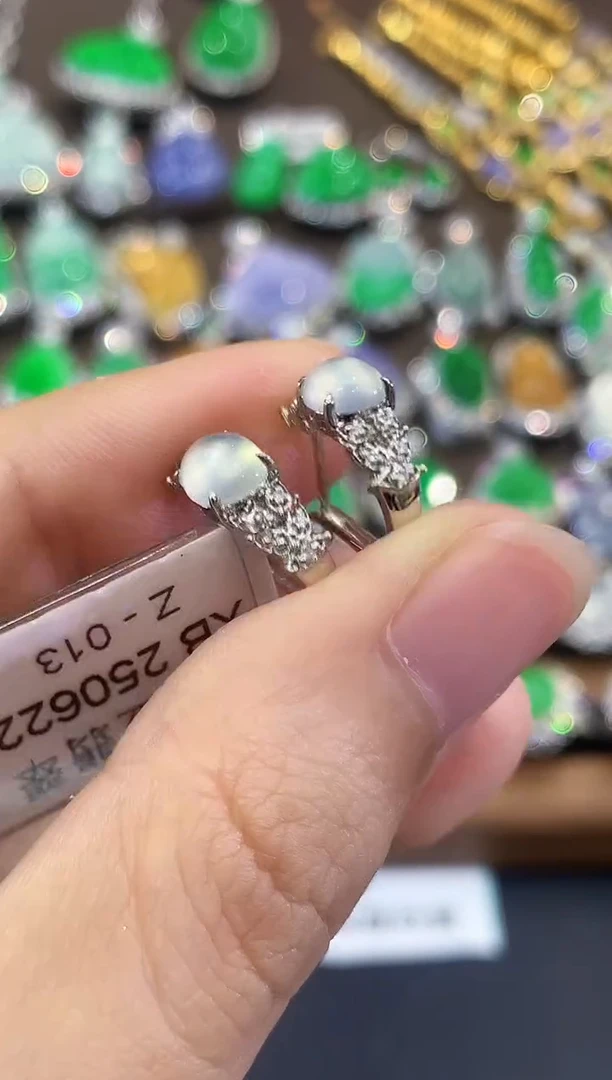 18K金镶嵌翡翠耳饰C32