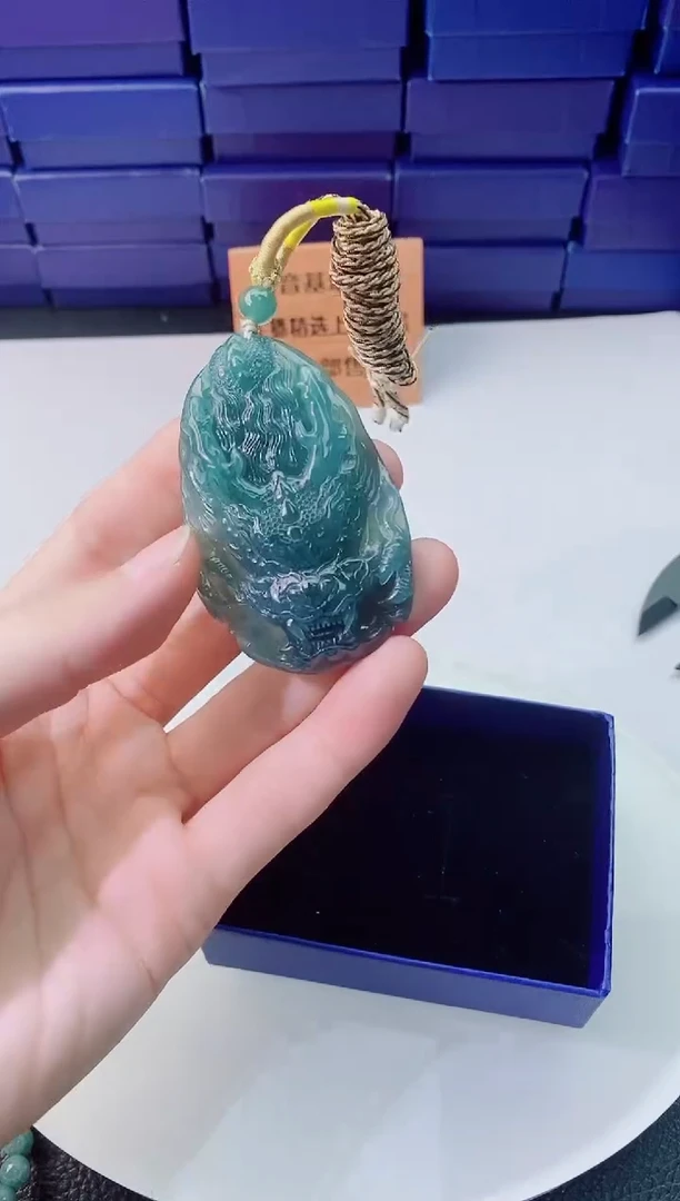 翡翠未镶嵌颈饰1111111111