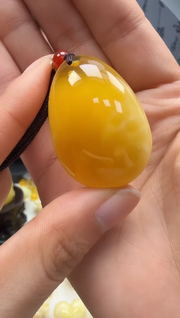 裸石琥珀未镶嵌如图