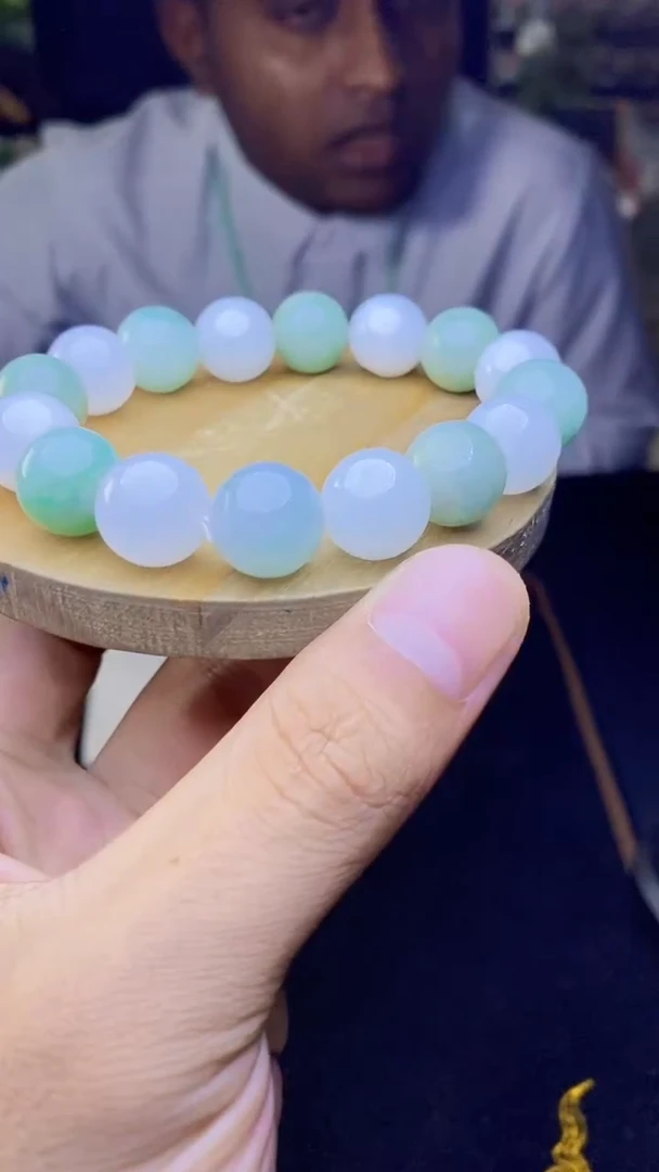 定制翡翠未镶嵌天然缅甸A货翡翠，多样性发货，拍一发一