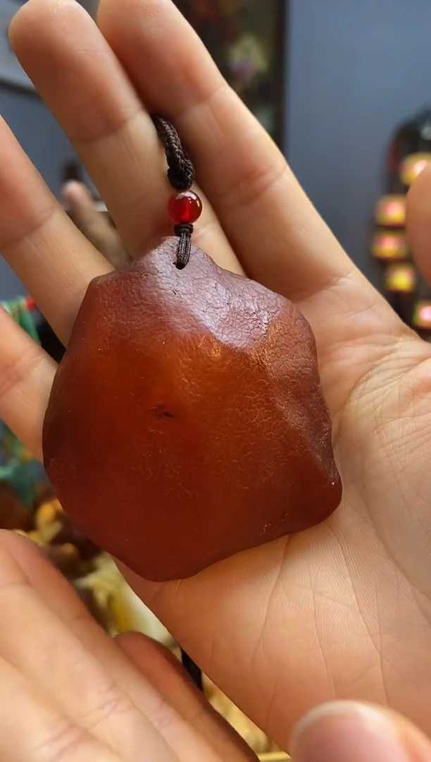 未镶嵌颈饰琥珀吊坠