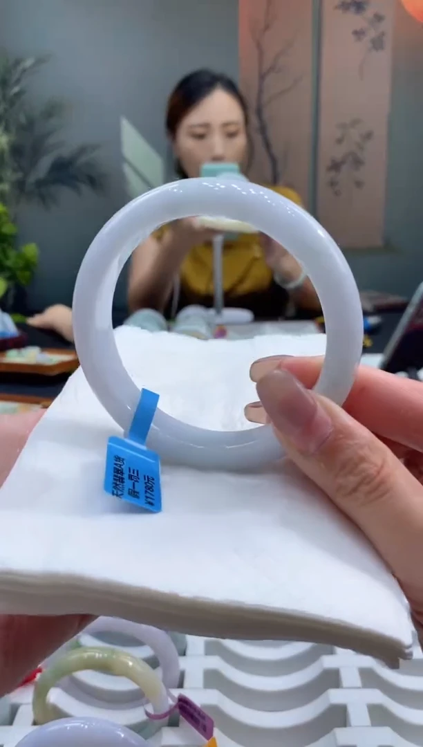 未镶嵌手镯翡翠000039295