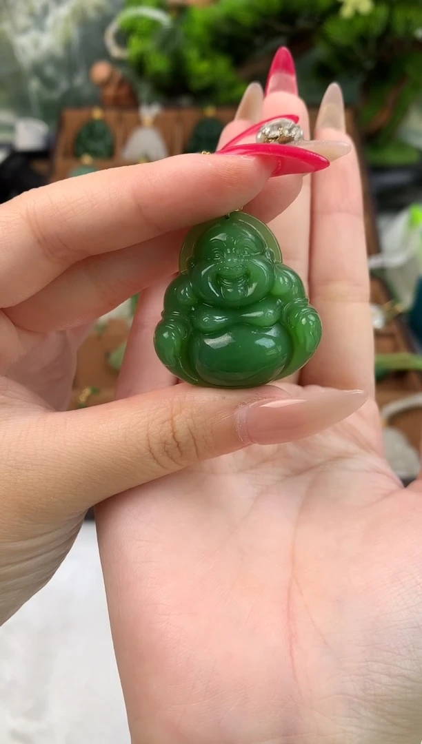 颈饰未镶嵌和田玉吊坠