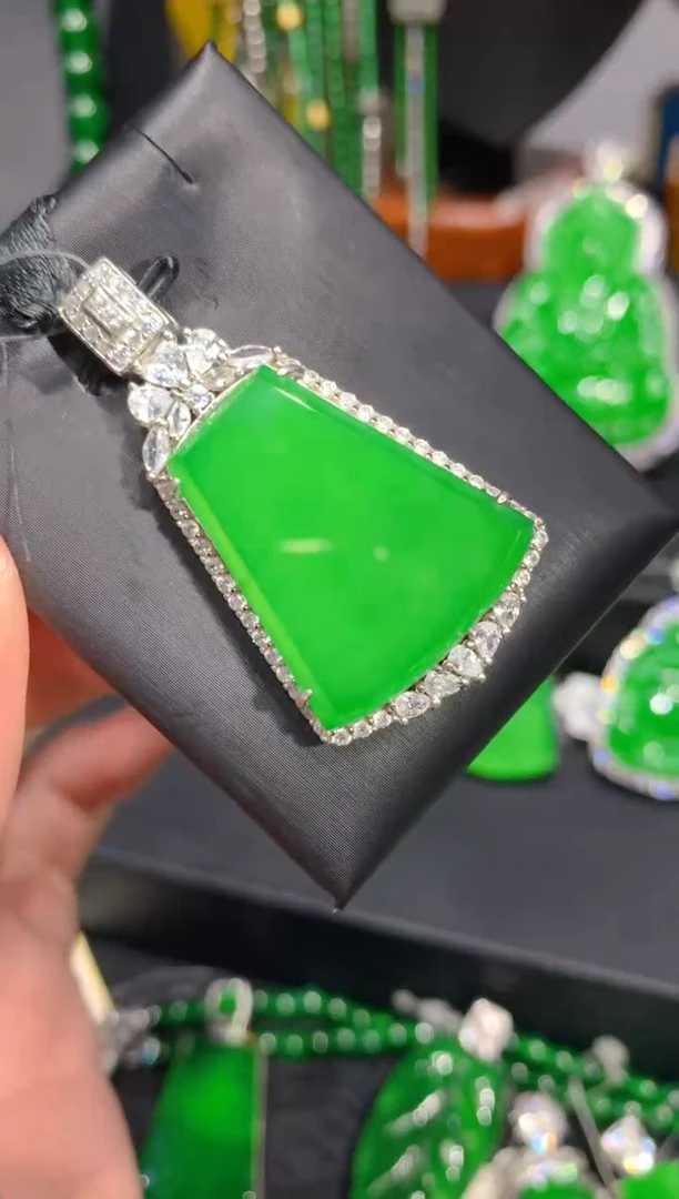 颈饰银S925镶嵌翡翠16一季