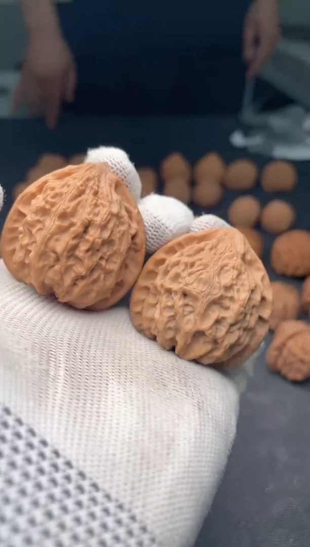 把件文玩核桃a65  金牛 39尺