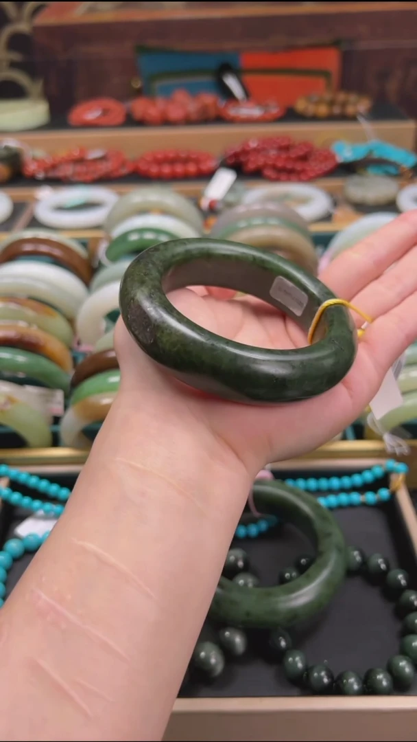 未镶嵌手镯和田玉碧籽56+
