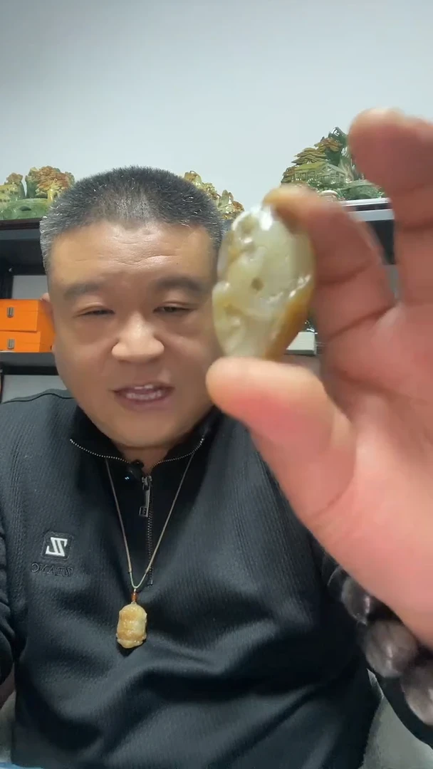 吊坠(赠链)未镶嵌和田玉金鱼满堂吊坠2