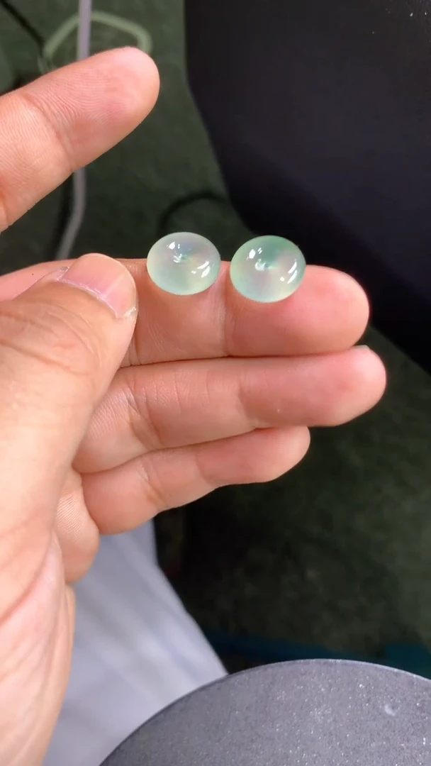 翡翠未镶嵌颈饰平安扣一对