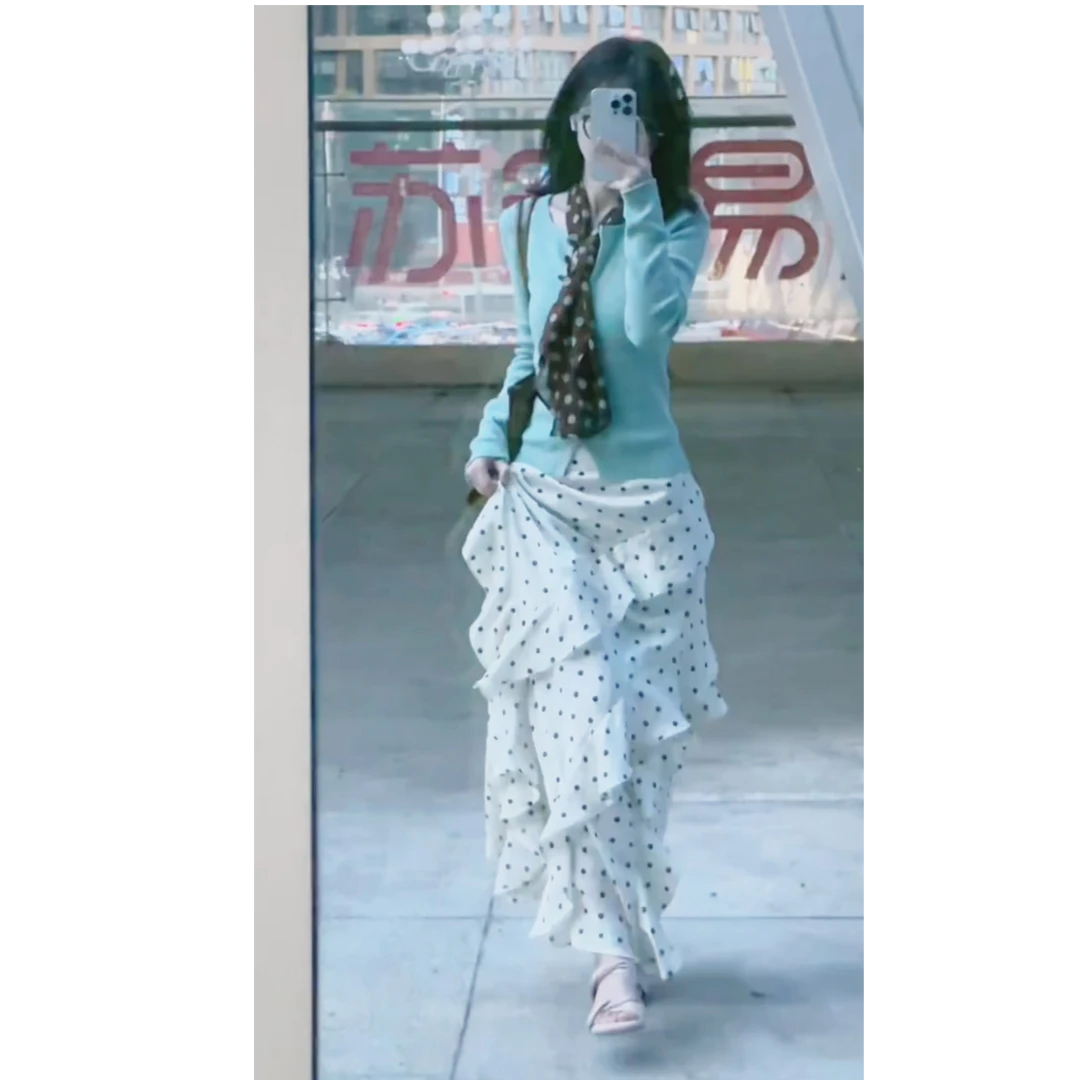 2025秋季气质巨好看绿色针织开衫显瘦波点半身裙两件套装X11342