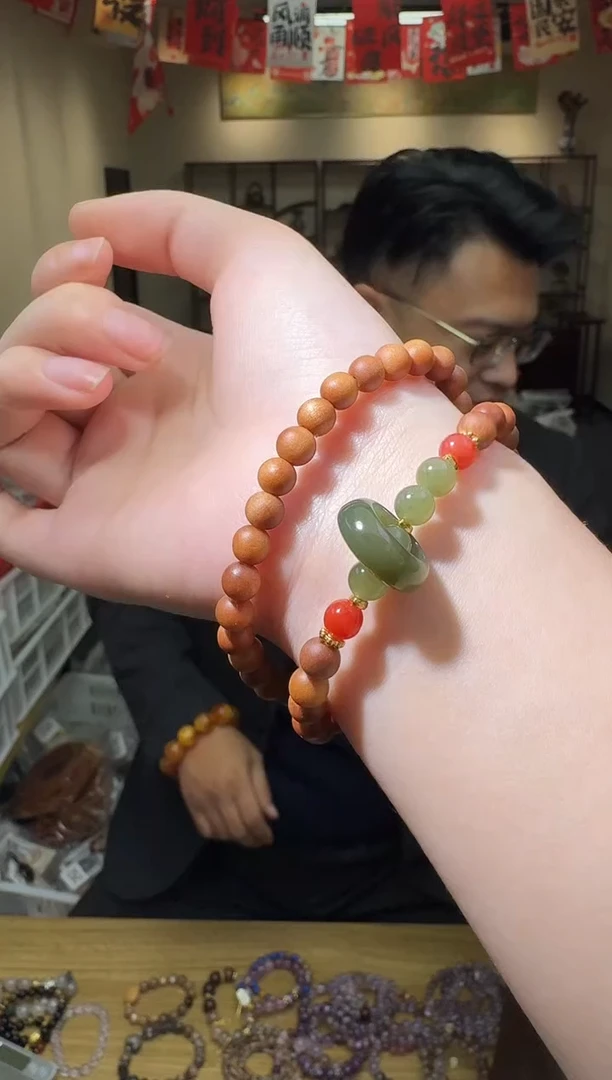 未镶嵌手链和田玉多样性发一件 529