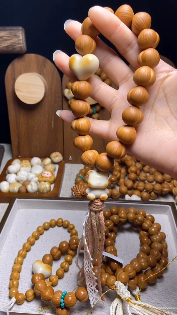 猴头核桃手串全品哑光拉丝屁桃手持  跑环款