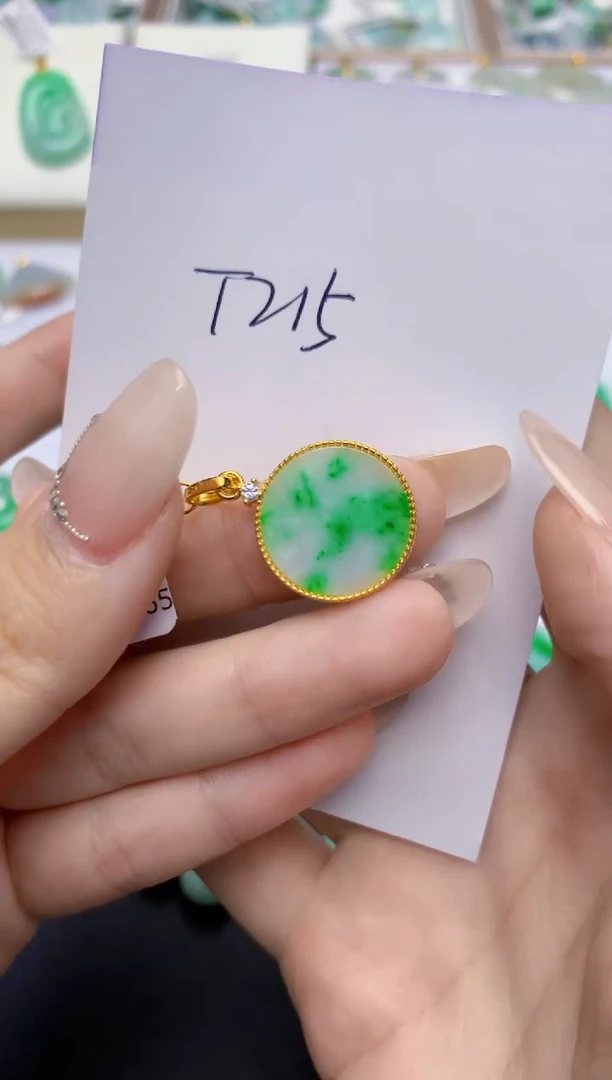 翡翠未镶嵌颈饰天然缅甸翡翠A货