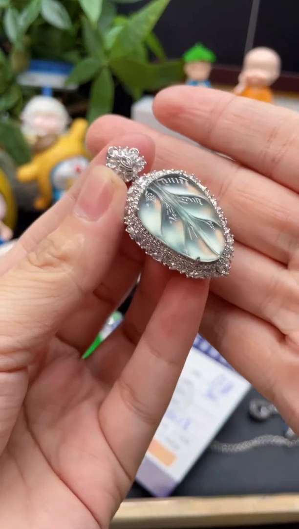 吊坠(不含链)18K金镶嵌翡翠猫**猫吊坠