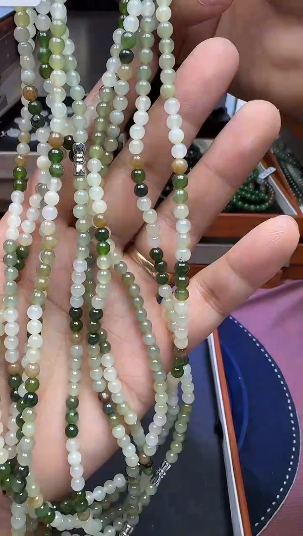 未镶嵌和田玉挂件【陆1104】34 7021 多样性发其一