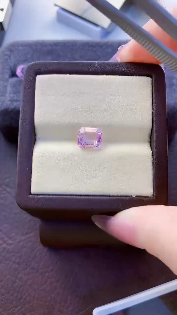 未镶嵌锂辉石裸石3.35ct 微瑕特价  天然紫锂灰