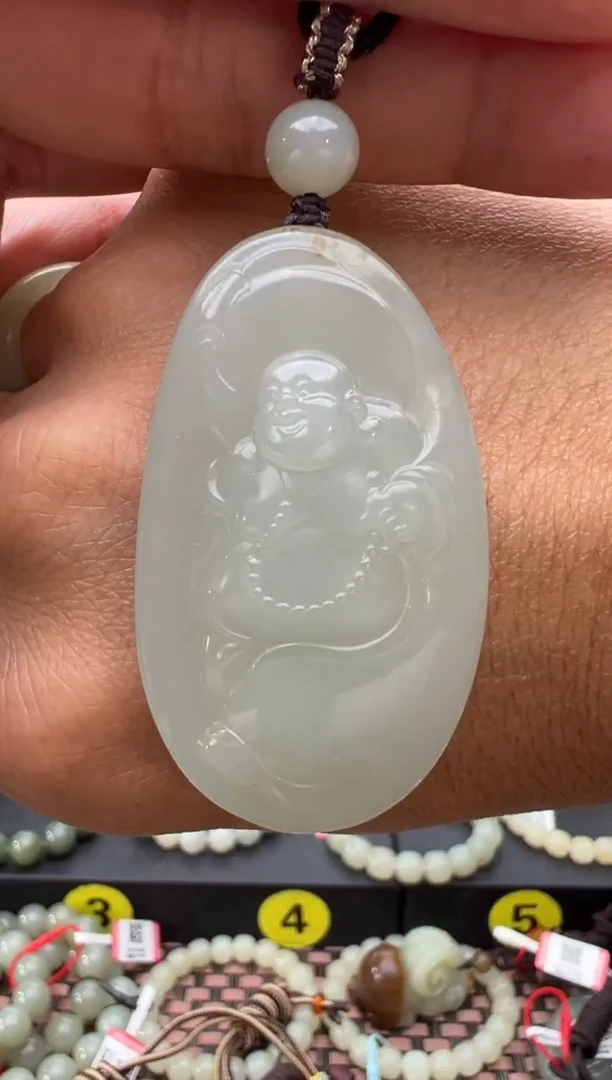 吊坠(赠链)未镶嵌和田玉且末料青白玉佛公吊坠