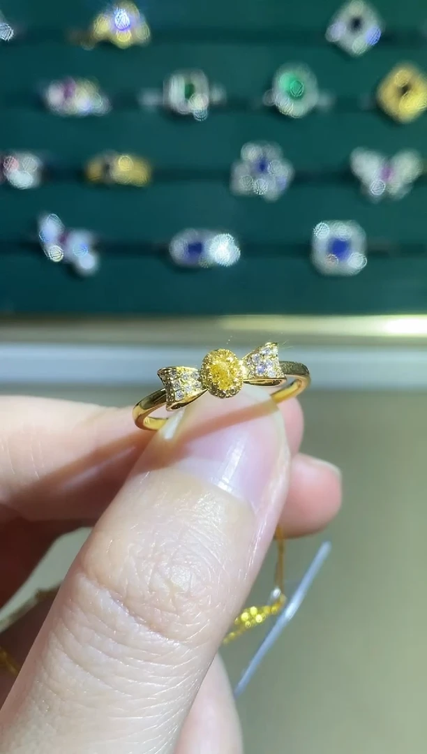 18K金镶嵌戒指钻石022