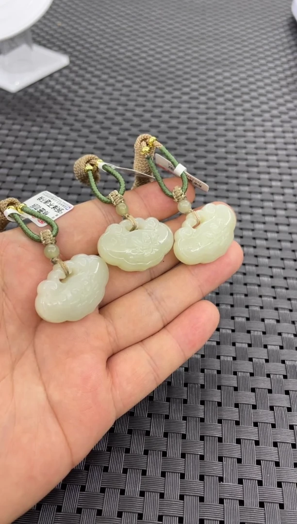 和田玉未镶嵌颈饰如意锁（多样性发一件）G1950