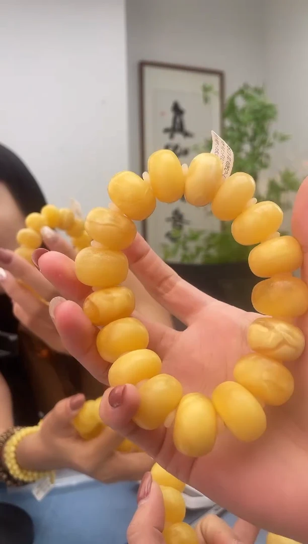 未镶嵌蜜蜡珠宝奇石假一罚十，062.20微瑕多样性发其一