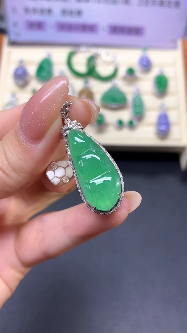 【闪购商品】翡翠吊坠(不含链)18K金镶嵌吊坠|5650+565