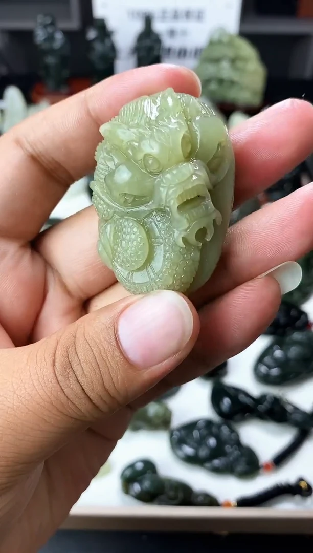 颈饰未镶嵌和田玉1