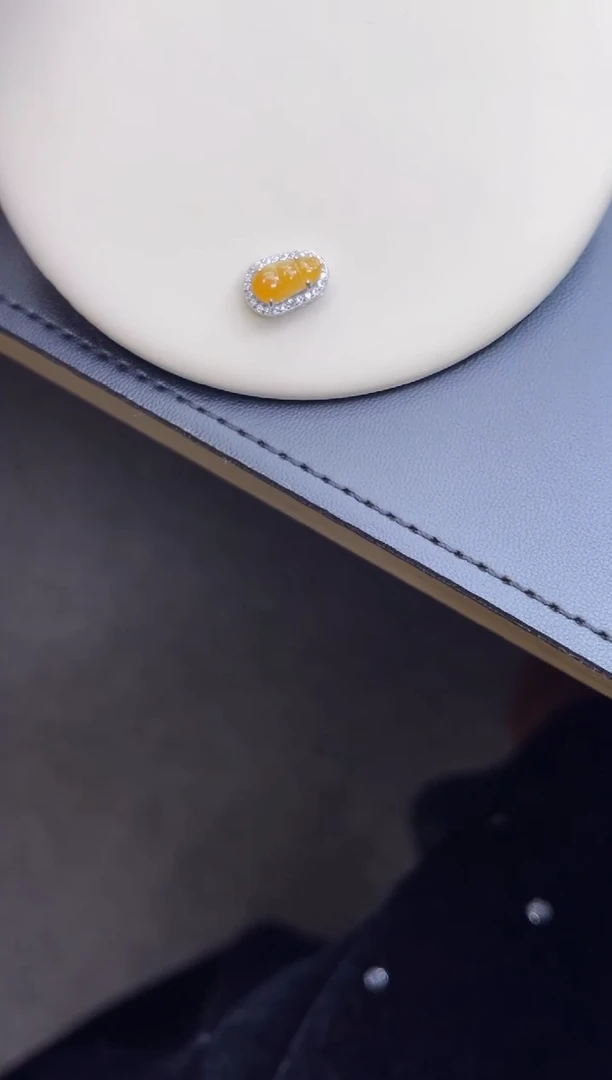 颈饰银S925镶嵌翡翠豆子