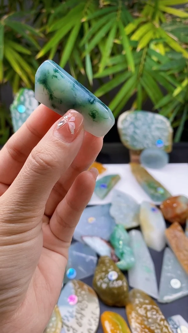 【闪购商品】定制翡翠未镶嵌翡翠