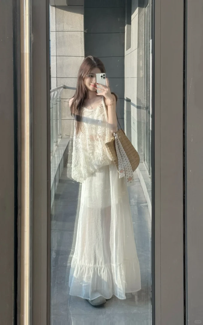 2025夏季新款韩系大方得体穿搭重工无袖吊带上衣半身裙气质两件套