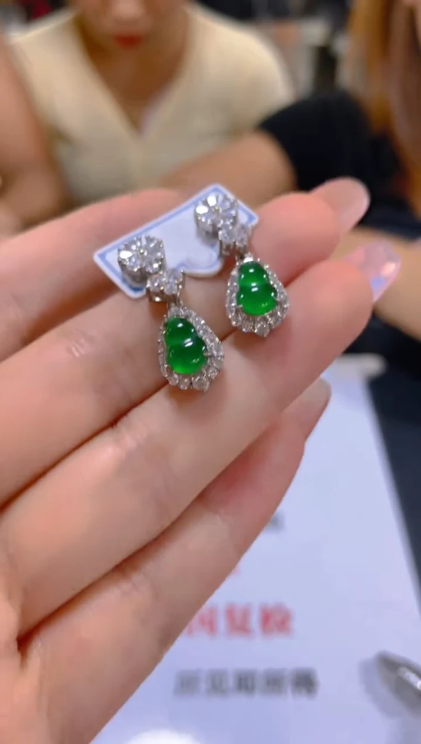 翡翠未镶嵌耳饰多样性发一