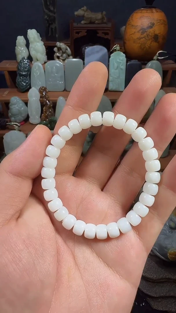 颈饰未镶嵌和田玉随机发货