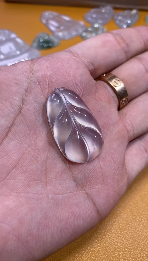吊坠(不含链)未镶嵌翡翠叶子23800   33.9  20.3   5.1