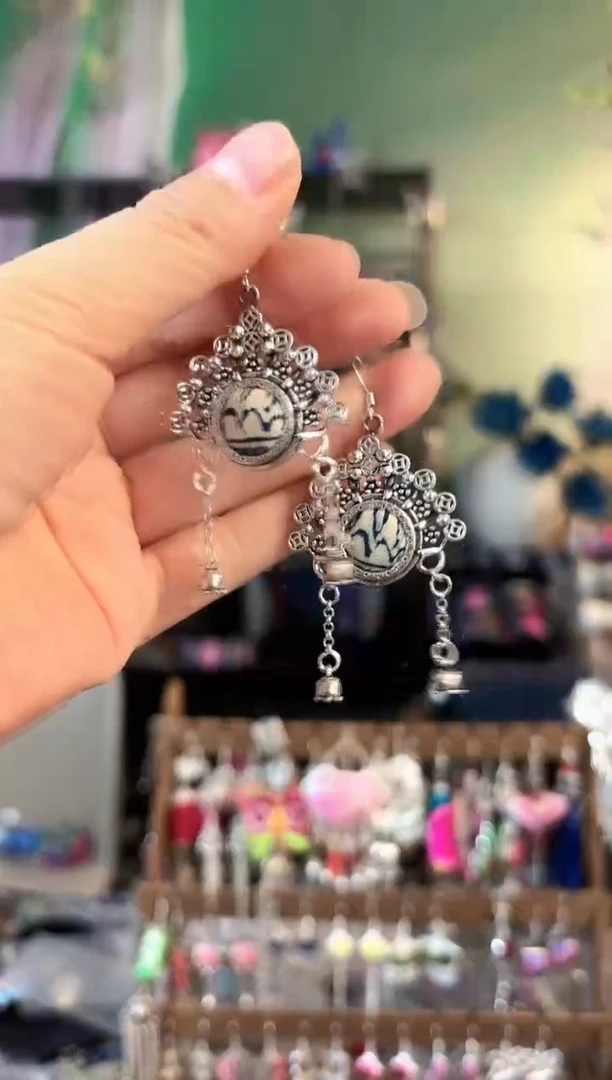 彩云南阁非遗老绣饰品608*