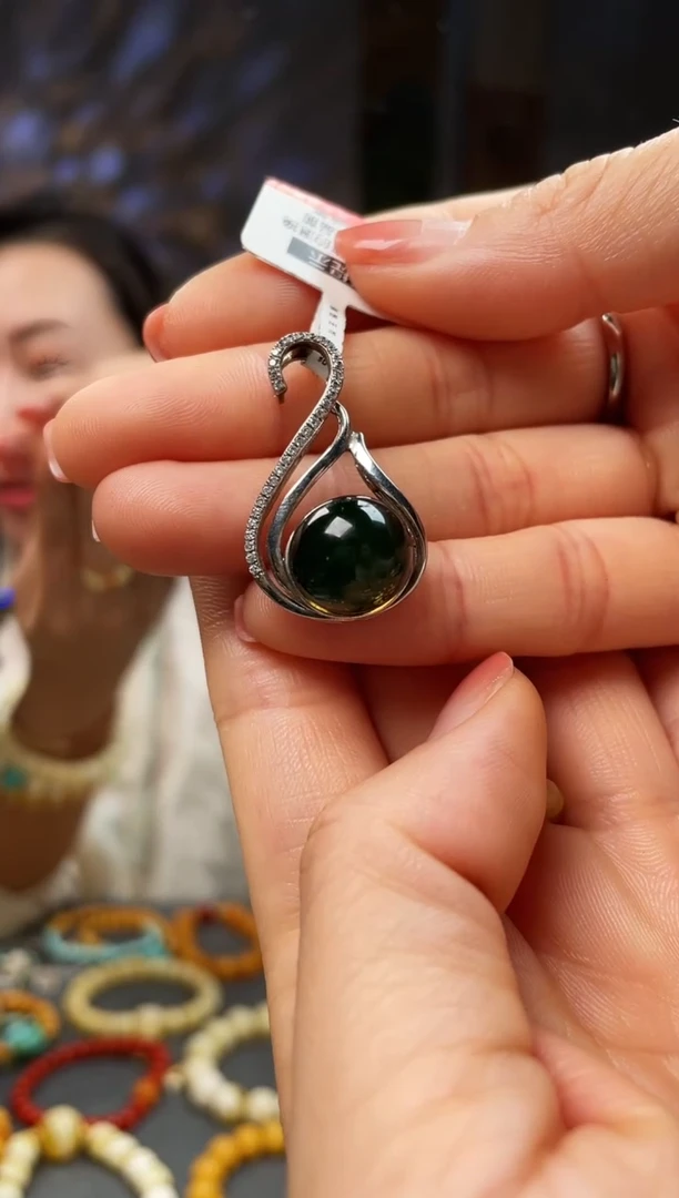 【闪购商品】琥珀颈饰银S925镶嵌吊坠 福利