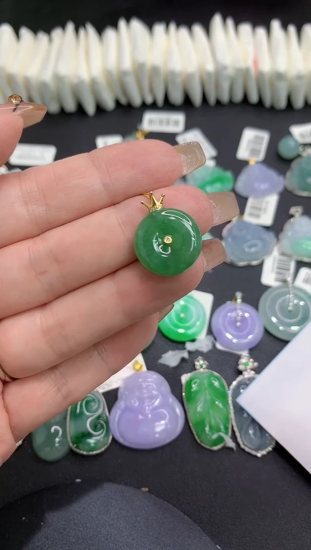 吊坠(不含链)18K金镶嵌翡翠111