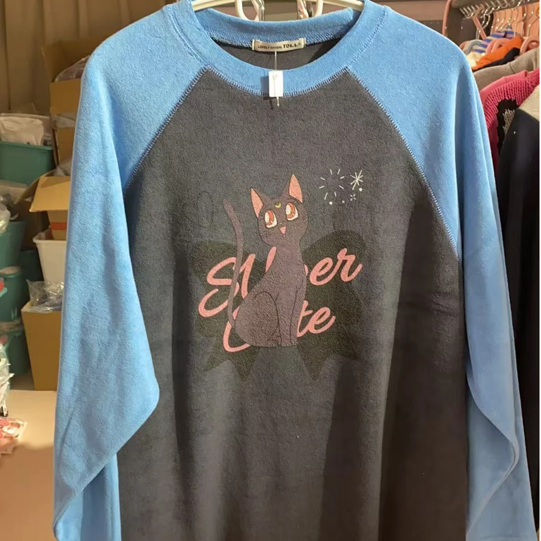 泡菜卡通图案长袖插肩T恤