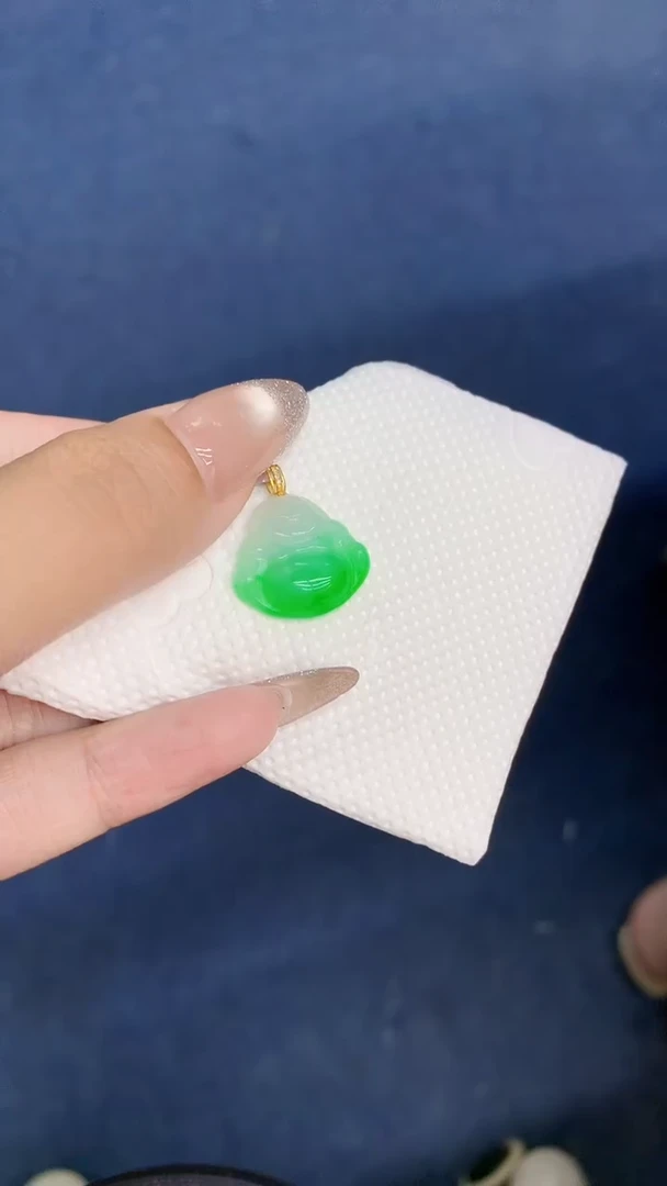 颈饰18K金镶嵌翡翠1