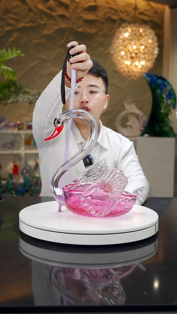 金红色小天鹅果盘