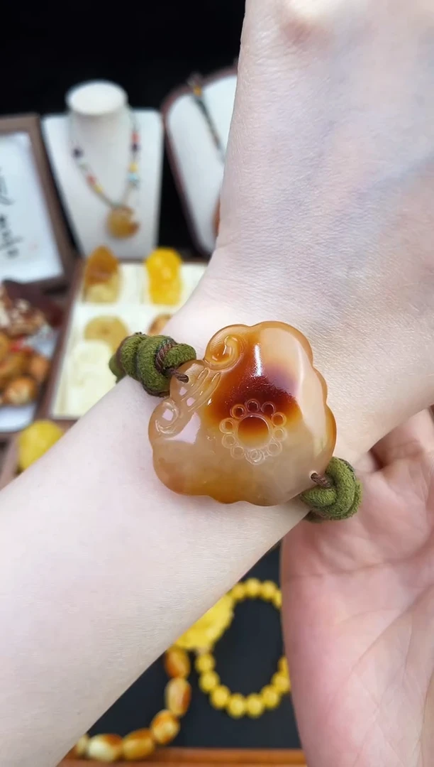 琥珀未镶嵌珠宝奇石柒月