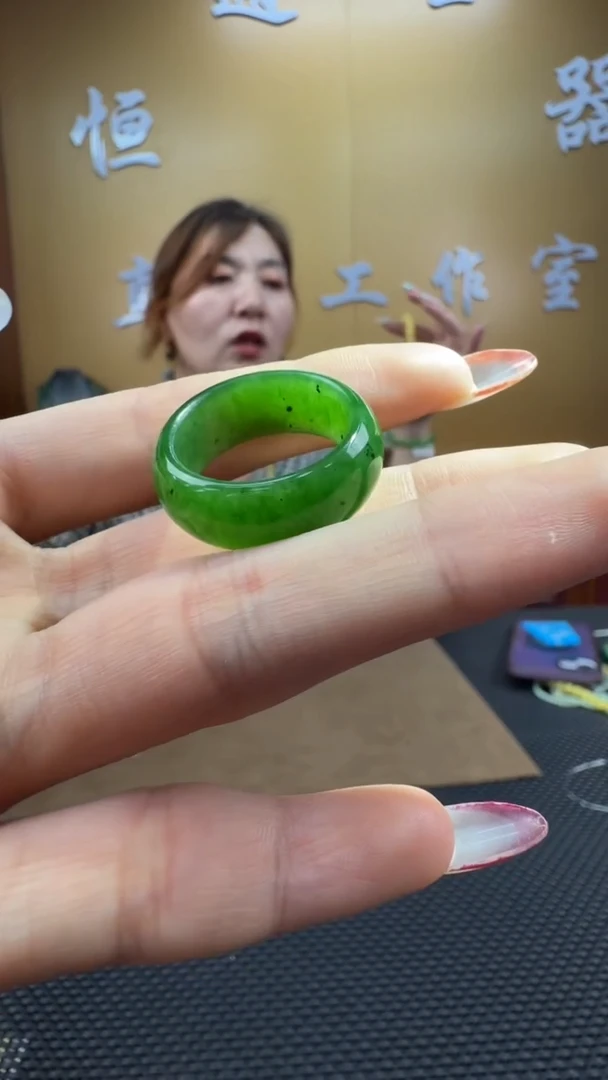 颈饰未镶嵌和田玉戒指23