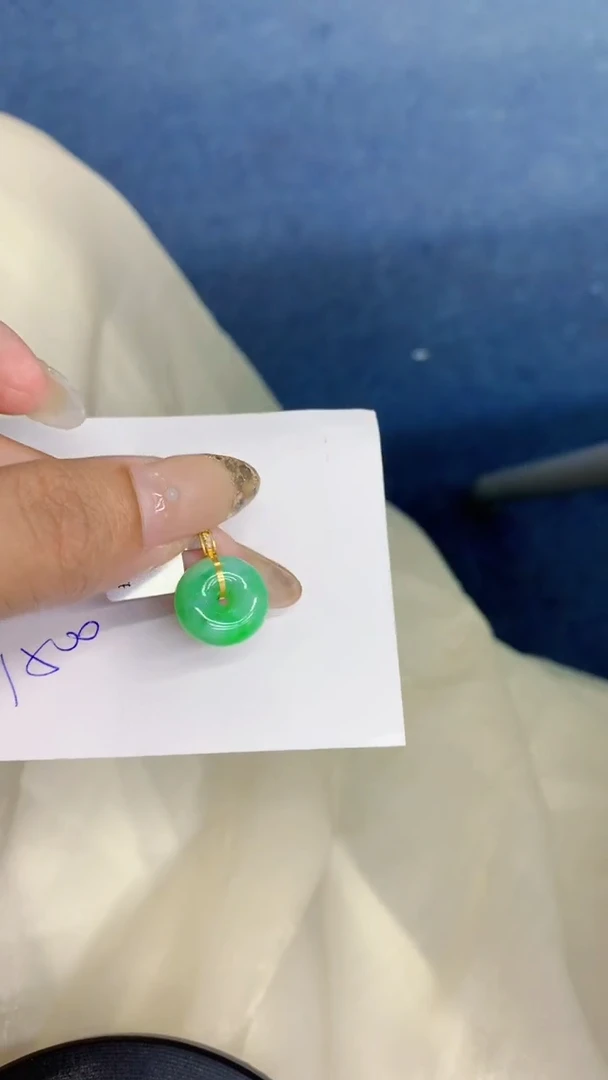 翡翠18K金镶嵌颈饰           1