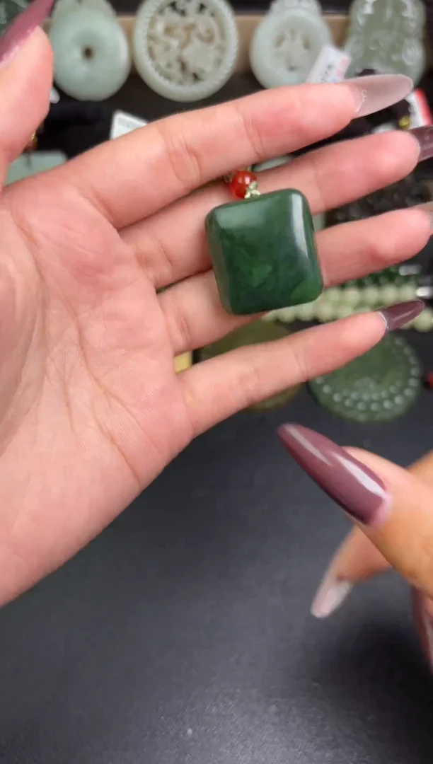 和田玉未镶嵌颈饰1