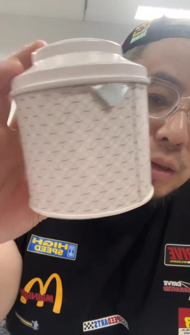 静态1茶叶罐一个