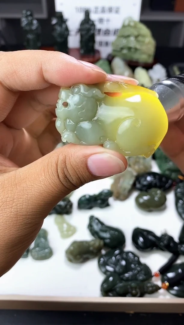 颈饰未镶嵌和田玉1